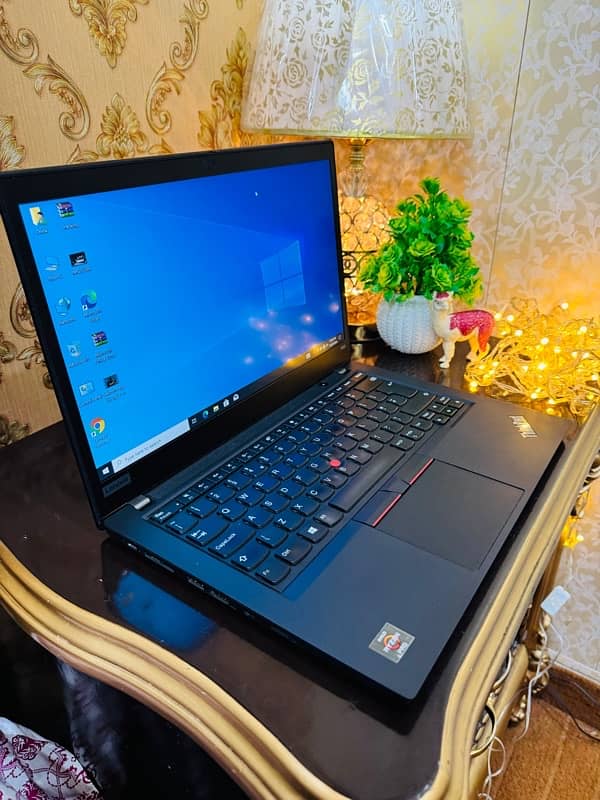 Lenovo Thinkpad T495 Ryzen 7 pro 8 gb ram 256 gb ssd 11