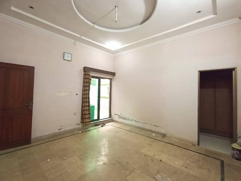 11 Marla Upper Portion Available For Rent in Faisal Garden East Canal Road Faisalabad 2