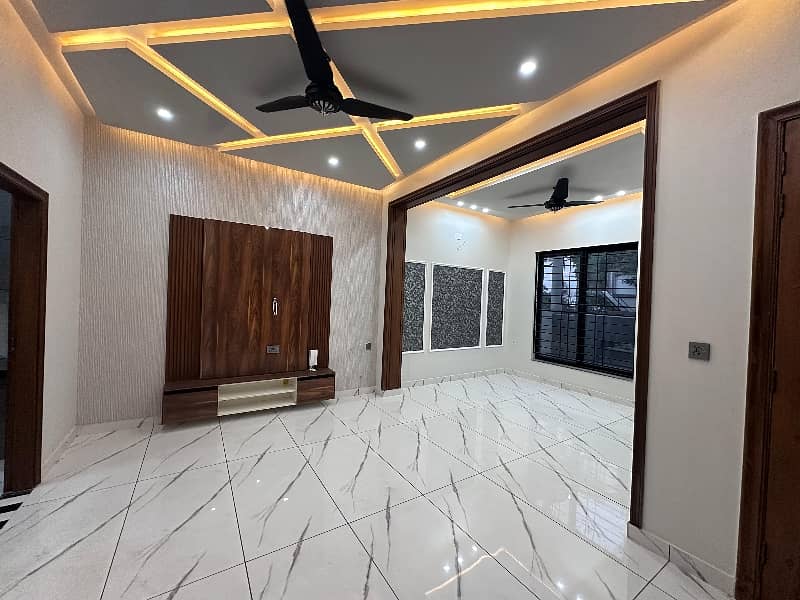 5 MARLA LUXURIOUS HOUSE FOR SALE IN WAPDA CITY CANAL ROAD FAISALABAD 0