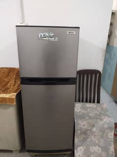 orient fridge good condition bas jali choke hai