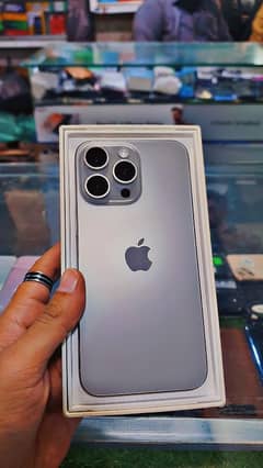 iphone 15pro max 256GB H. k factory unlock with box