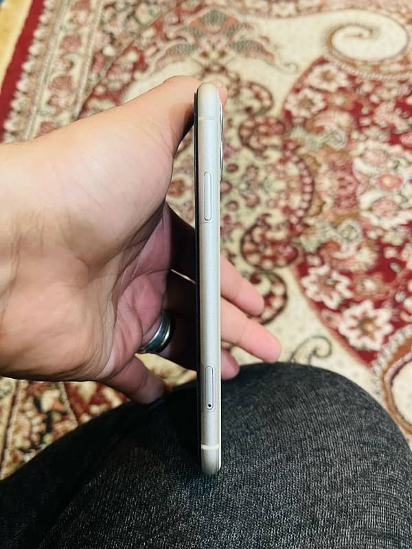 Iphone 11 Sim Working 128GB 3