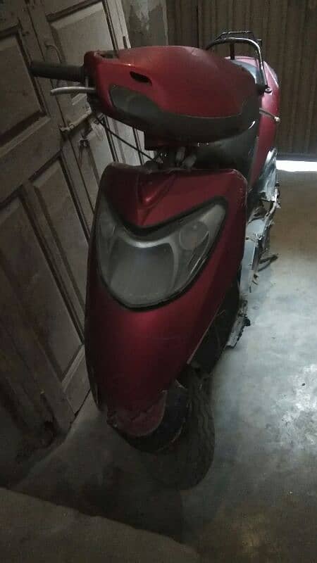 scooty 1