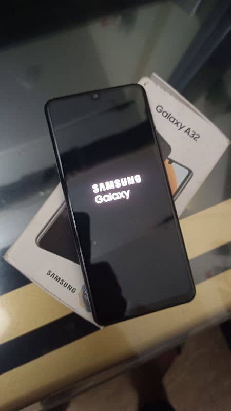 Samsung a32 full box condition 10by10 one hand  used 3