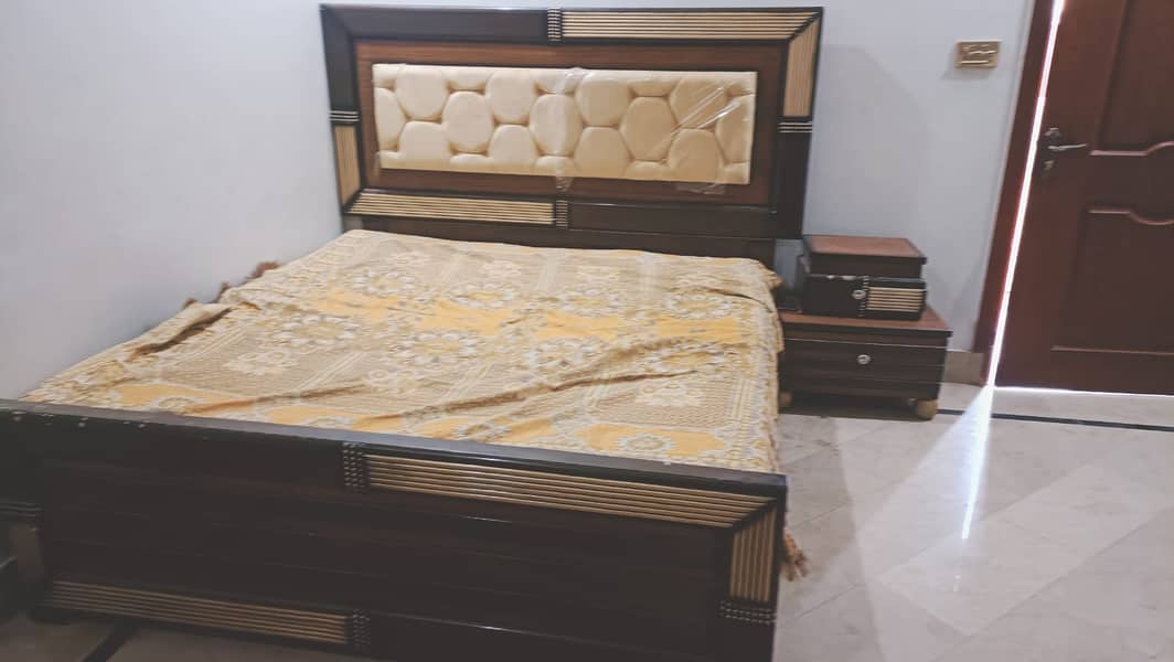 King Size Doube Bed with 2 side Tables+Dressing. only few months used 1