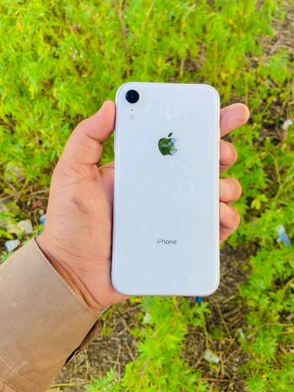 iPhone XR 0