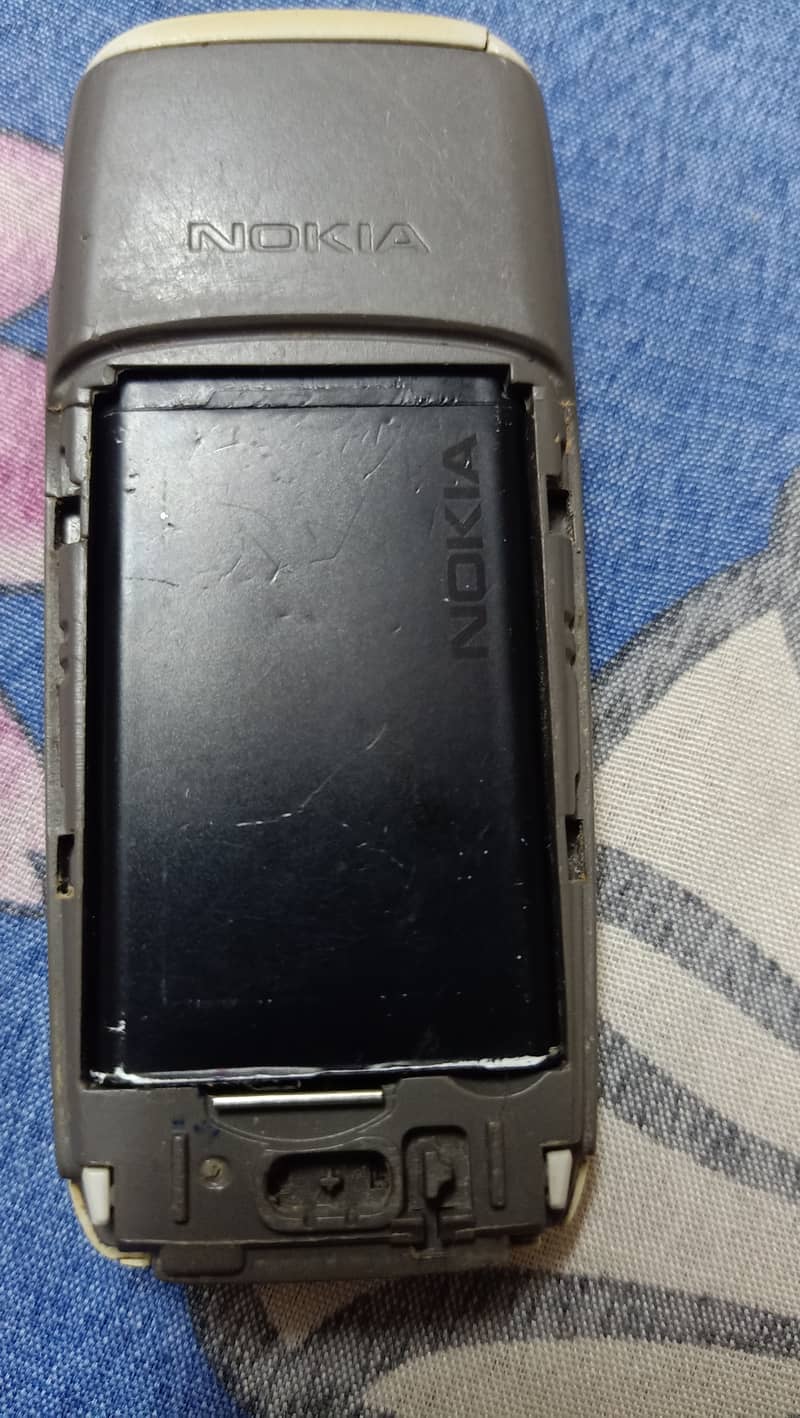 Original nokia without charger and back cover 1