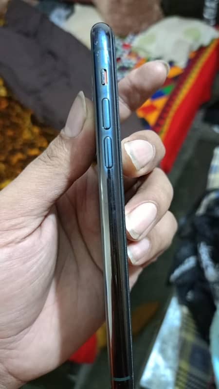 iPhone 11 Pro factory unlock 4