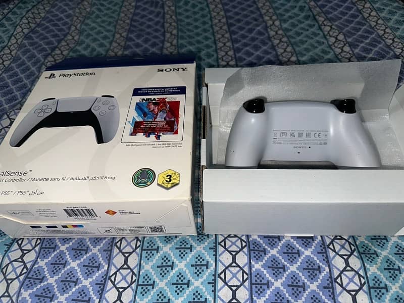 PS5 controller white 0