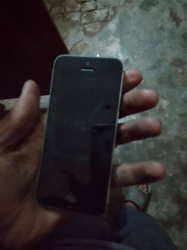 iphone 5s ha total ok ha koi fault nhi ha Whatsapp num 03268822380 0