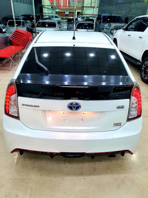 Toyota Prius 2012 4