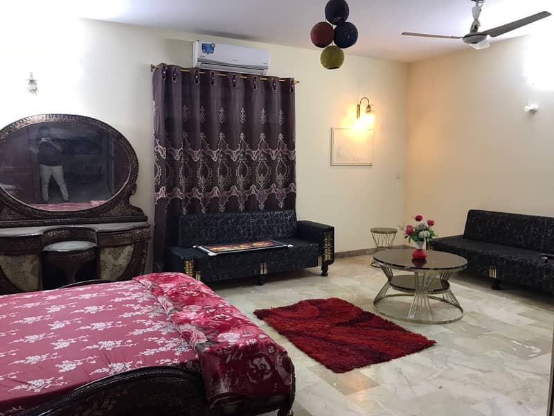 Spacious 600 Sq Yards Guest House - Prime Location - First Floor 10