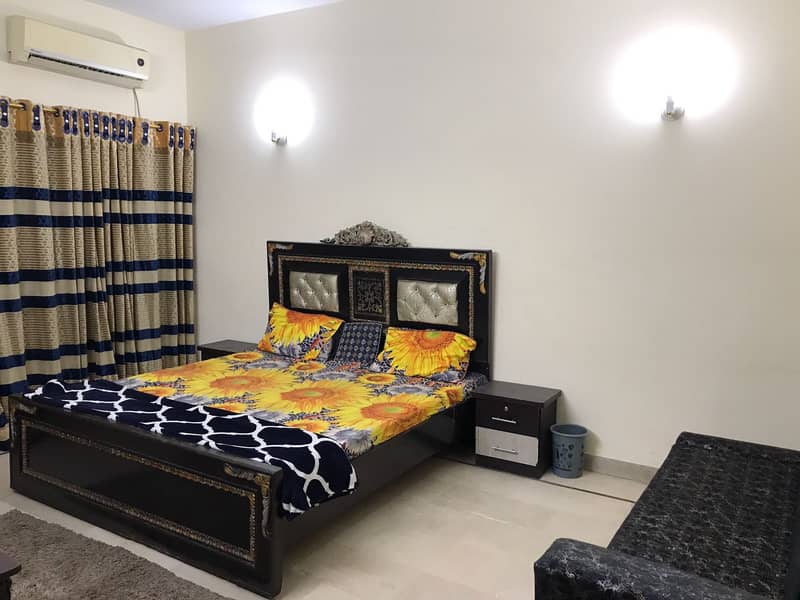 Spacious 600 Sq Yards Guest House - Prime Location - First Floor 15