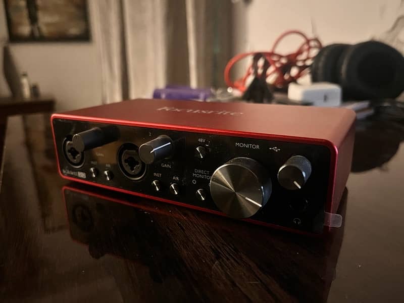 Focusrite Scarlett 2i2 Audio Interface - Excellent Condition 2