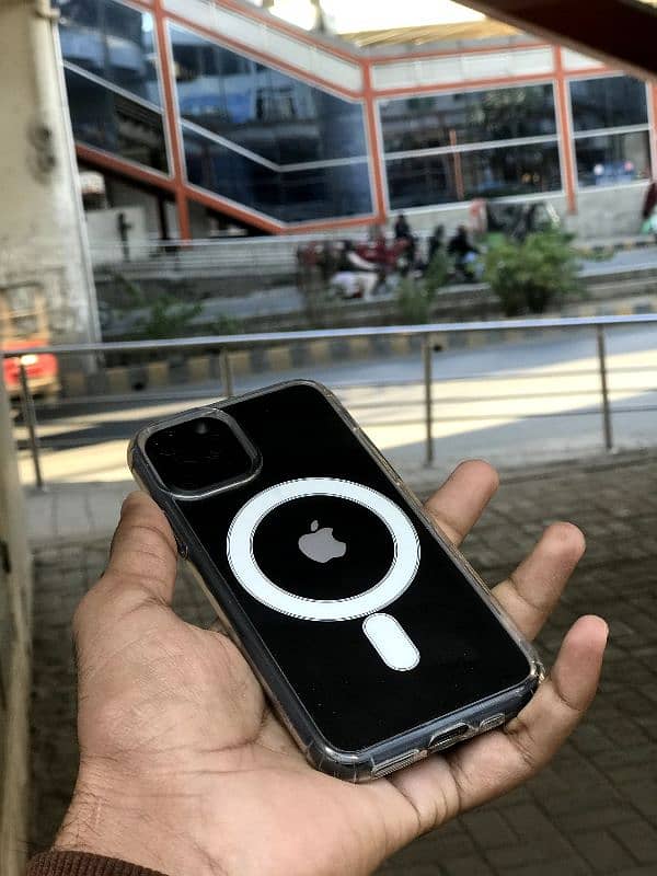 iphone x converted to 11 pro  256 GB  watsap or call 03093800027 5