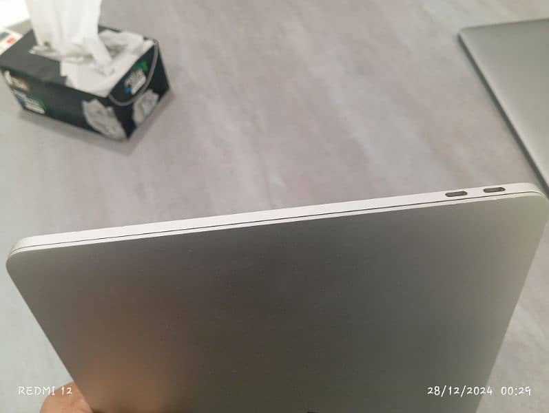 MacBook Pro 13-Inch 2017  Good condition 3