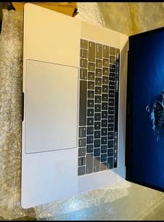 Macbook pro 2019 15 inch i9 32gb 512gb 6gb graphics card