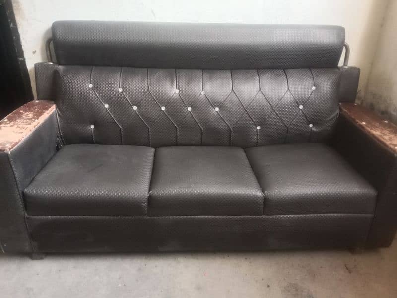 sofa set condition ap ky samny ha 7 seter ha 03000479747 0