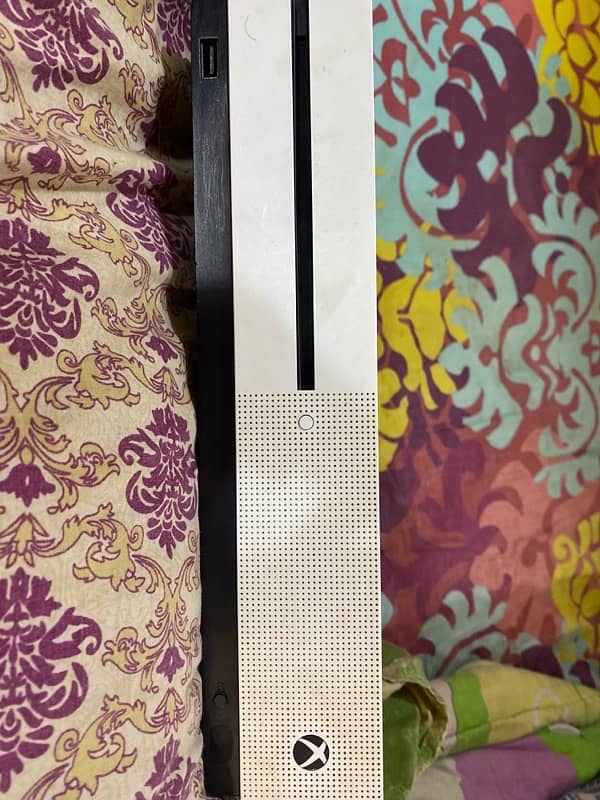 xbox one s 1 TB (original) 4