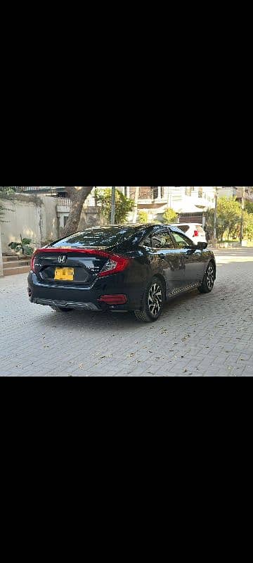 Honda Civic Oriel 2018 4