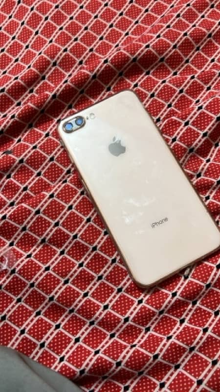 iphone 8plus 64gb pta proved gold color 5