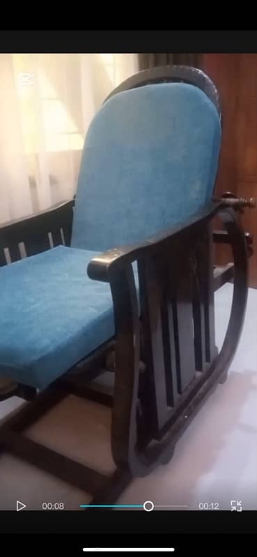 Comfortable Used Rocking Chair for Sale – Great Condition 1