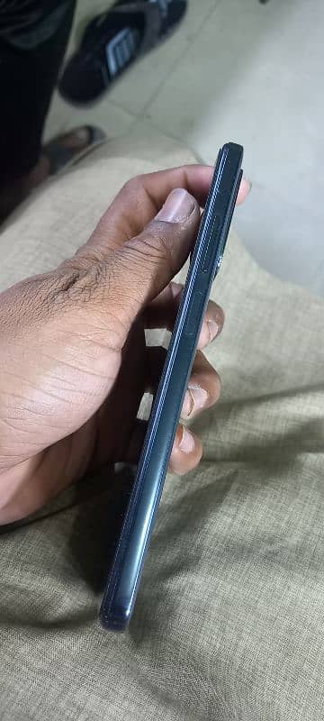 my Redmi note 11 6 gb 128 condition good Dabba charge 03075386987 3