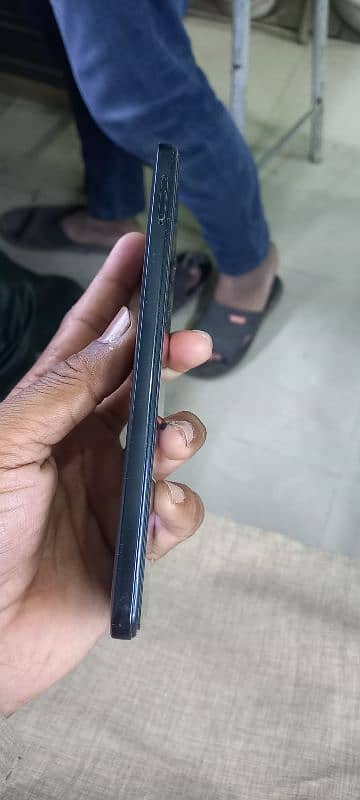 my Redmi note 11 6 gb 128 condition good Dabba charge 03075386987 4