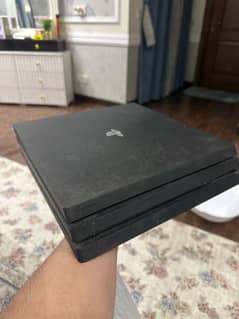 PS4 PRO 1tb UAE Version