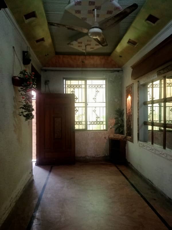 3.5 Marla Lower portion For Rent in sabzazar scheme In Hot location For small family Fori Rabta keray 2