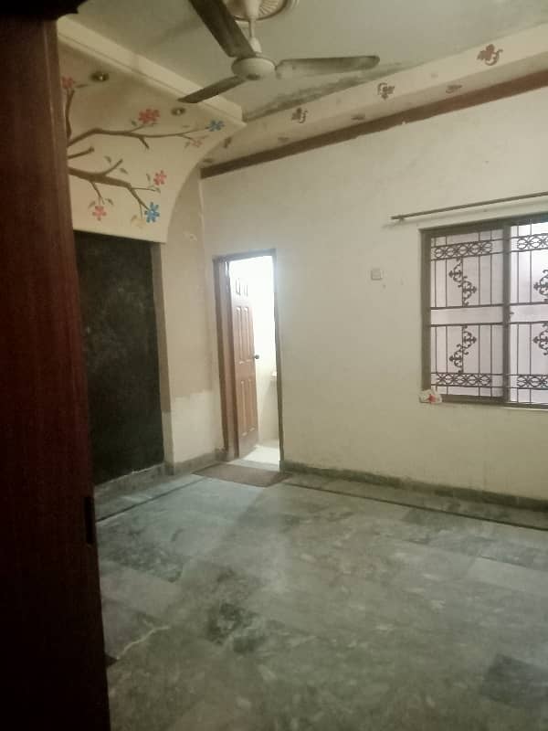 3.5 Marla Lower portion For Rent in sabzazar scheme In Hot location For small family Fori Rabta keray 4