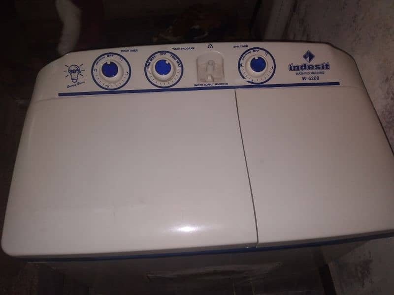 Indesit washing machine with dryer 1