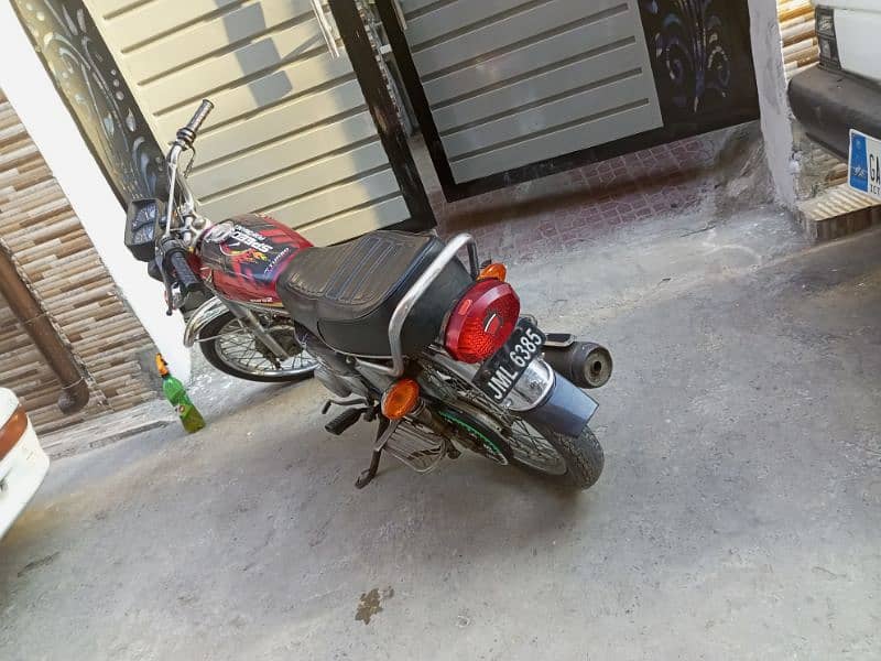 Honda 125 in good condition  dream Honda 100 sa bast 6