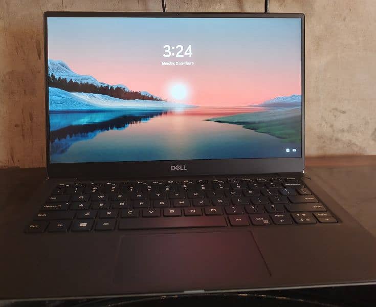 Dell Xps 9380 Core i5 8th generation 4