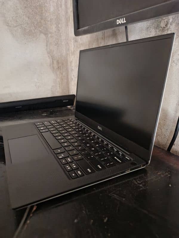 Dell Xps 9380 Core i5 8th generation 17