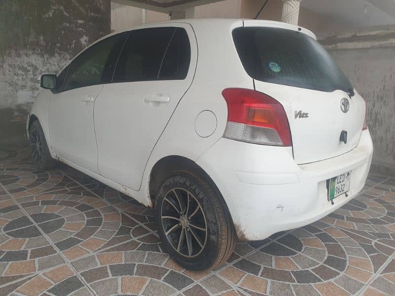 Toyota Vitz 2007/11 3