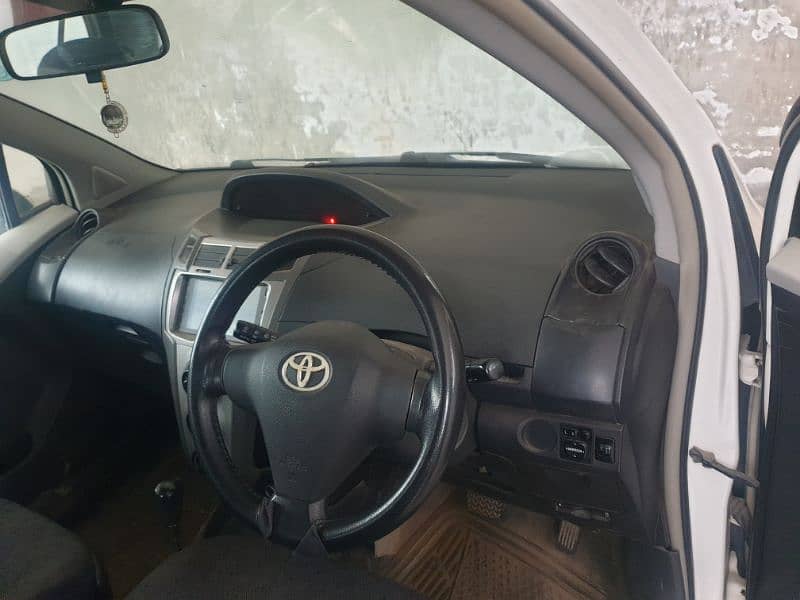 Toyota Vitz 2007/11 8