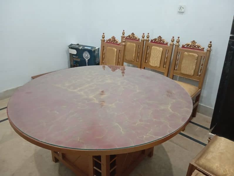 dinning table bilqul new 6 chairs k sath 2