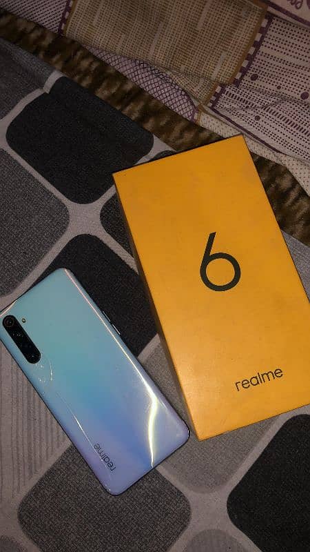 Realme 6 . 0