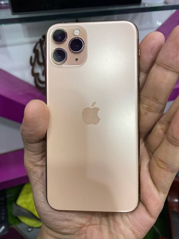 APPLE IPHONE 11 With Gift Original  Dock Box Only WhatsApp 03215984936 8