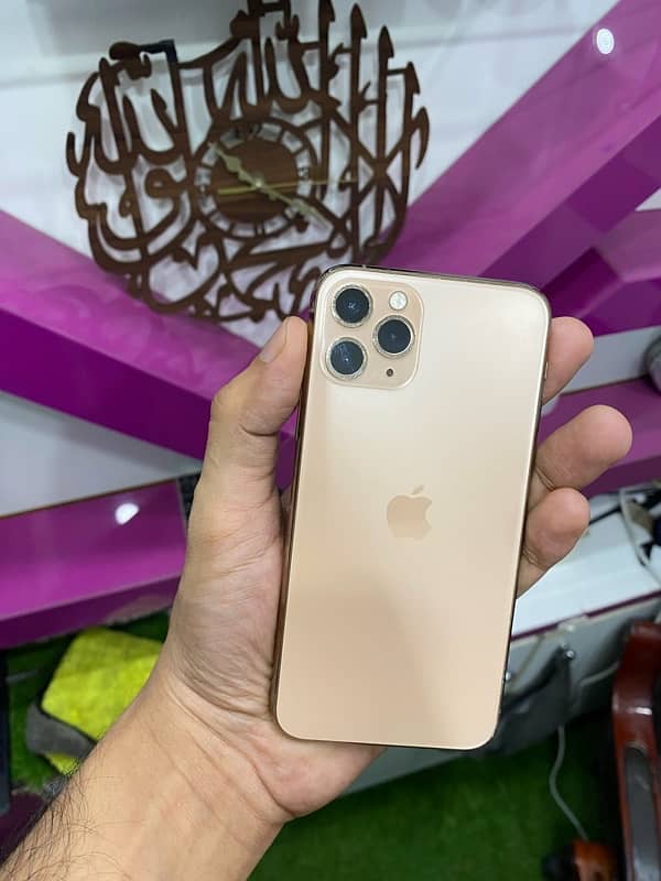 APPLE IPHONE 11 With Gift Original  Dock Box Only WhatsApp 03215984936 9