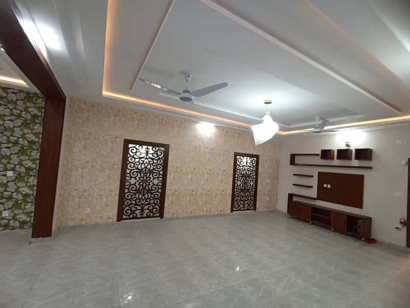 FOR SALE: Stunning 10 Marla Brand New House In Bahria Town Phase 8, Block L, Rawalpindi 4