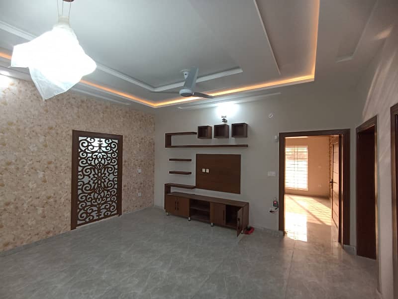 FOR SALE: Stunning 10 Marla Brand New House In Bahria Town Phase 8, Block L, Rawalpindi 18