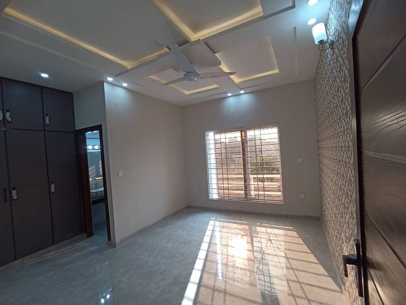 FOR SALE: Stunning 10 Marla Brand New House In Bahria Town Phase 8, Block L, Rawalpindi 21