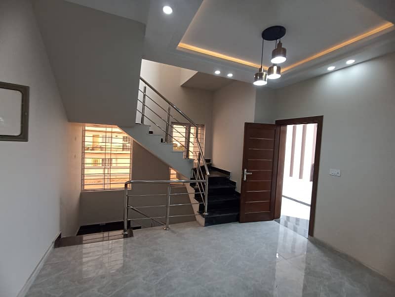 FOR SALE: Stunning 10 Marla Brand New House In Bahria Town Phase 8, Block L, Rawalpindi 24