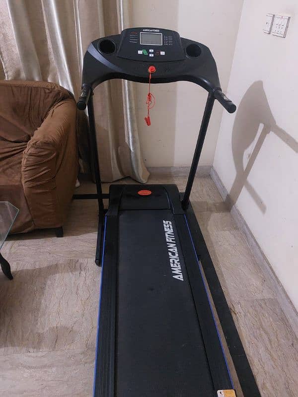 Treadmill in excellent condition Model American Fitness TH4000 3