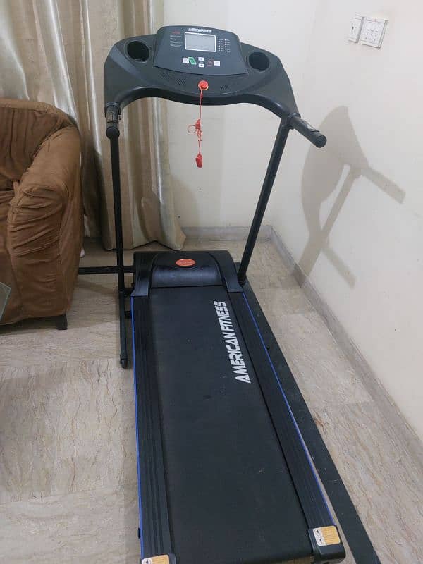 Treadmill in excellent condition Model American Fitness TH4000 4