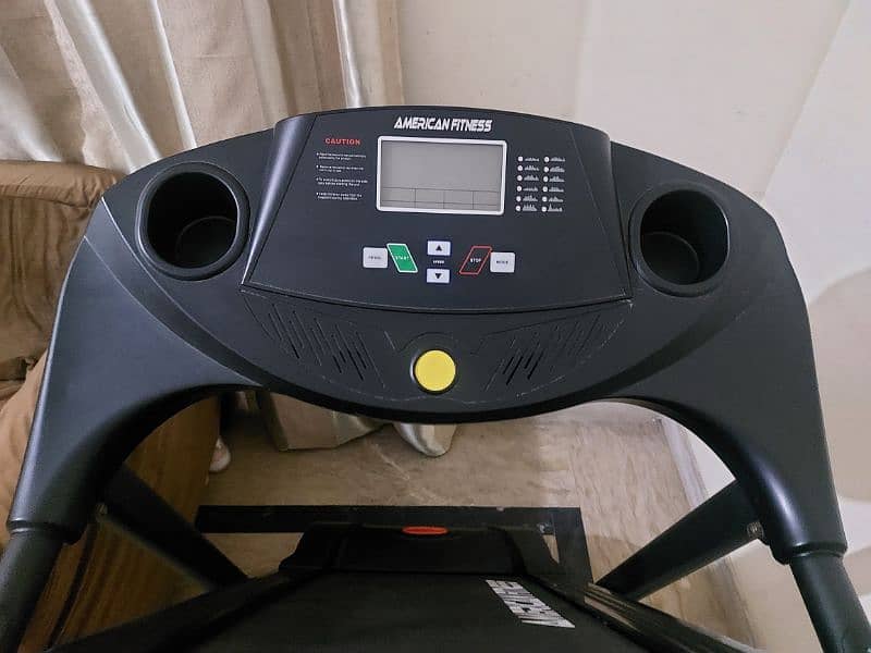 Treadmill in excellent condition Model American Fitness TH4000 6