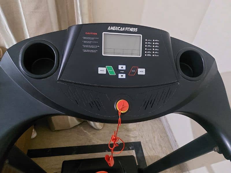 Treadmill in excellent condition Model American Fitness TH4000 7