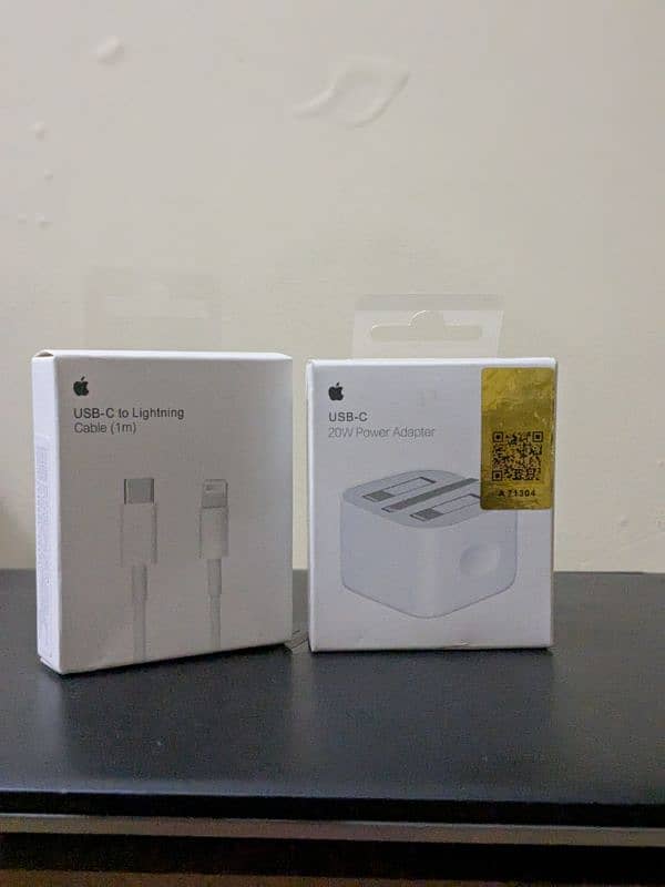 APPLE IPHONE CHARGER SUPPORTING 20 WATT FAST CHARGING 2